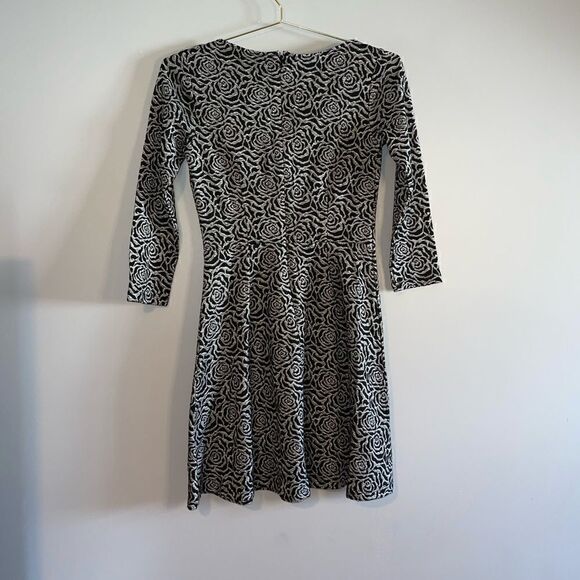 LOFT Outlet Black/Silver/Gray Metallic Rose Print Fit & Flare Mini Dress | SZ 0 - Picture 4 of 12